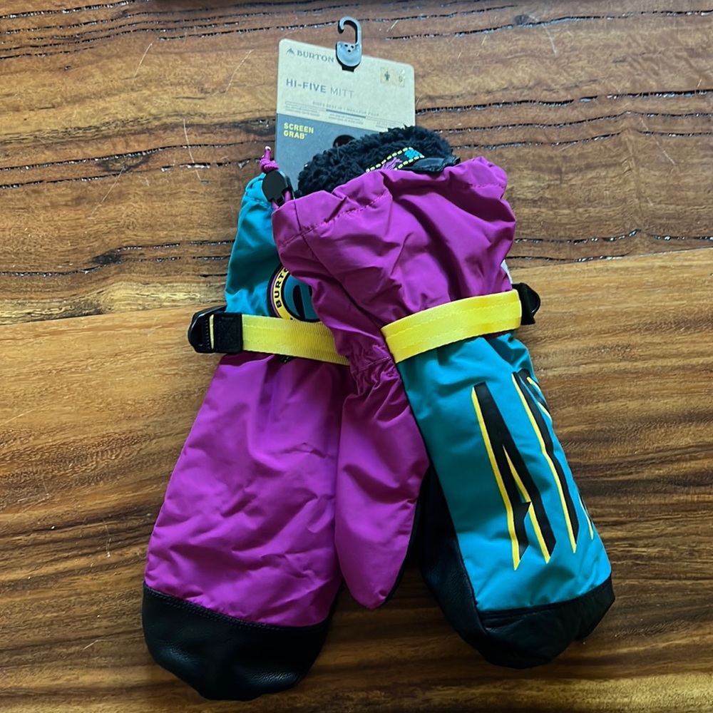 Burton HI-FIVE Mittens, never worn, with tags